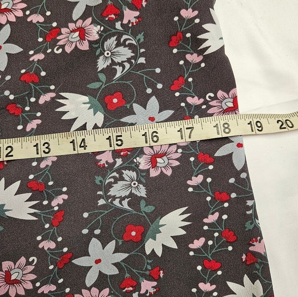 Cabi Womens Gray Floral Sheer Button Up Sleeveless Top Size XS - Picture 10 of 12